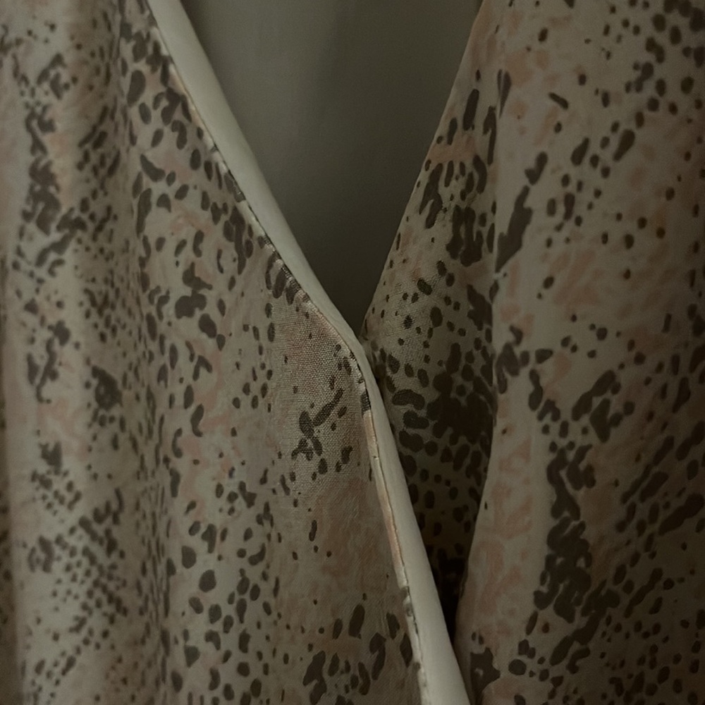 Garnet Hill 16 faux wrap snakeskin print - Picture 5 of 8